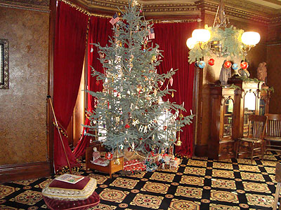 Christmas Tree at the Hamill House